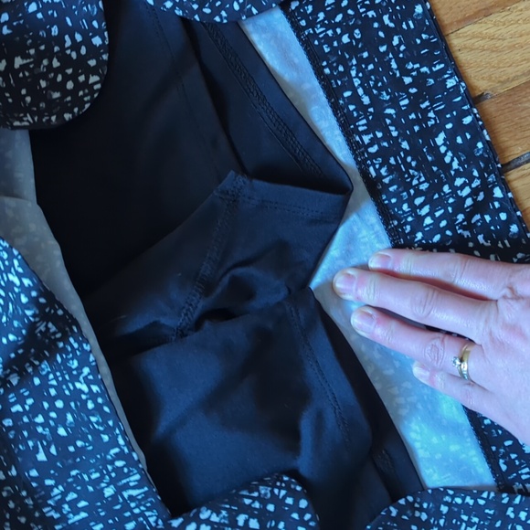 3 for $30: Comfortable Skirt - Size Large - Picture 3 of 5